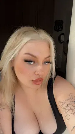 OnlyFans cuenta tillymayyx avatar 1