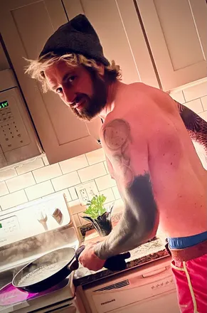 OnlyFans cuenta u113799021 header 2
