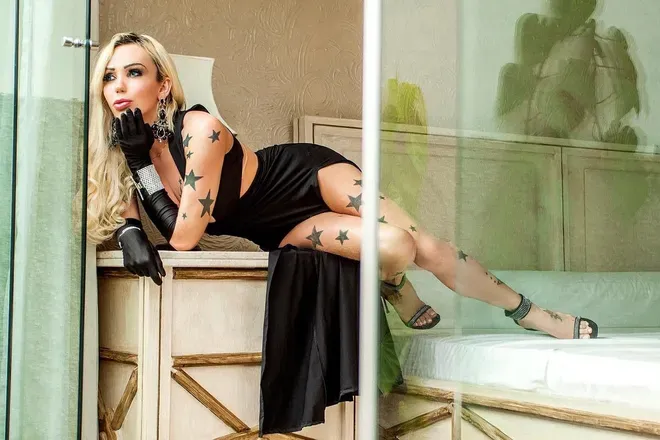 OnlyFans account  fabiolavoguel header 2