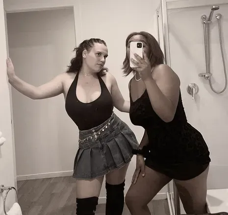 OnlyFans cuenta best.busty.babes avatar 1