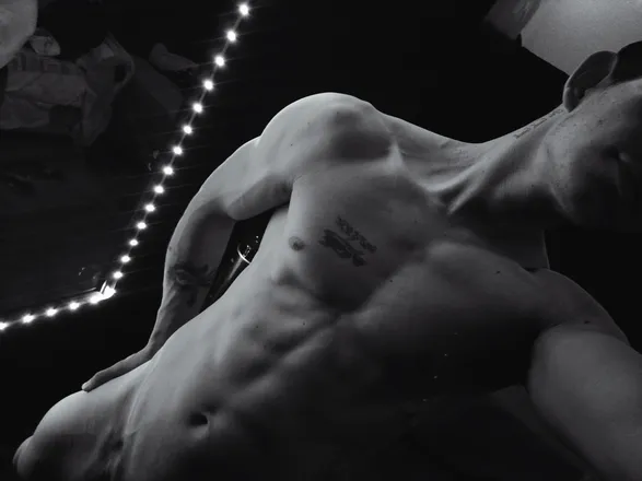 OnlyFans account  vic175 header 2