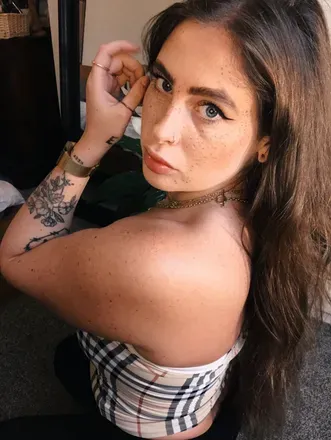 OnlyFans account  somethinginconspicuous avatar 1