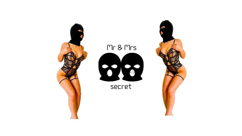 OnlyFans cuenta mrandmrssecretofficial header 2
