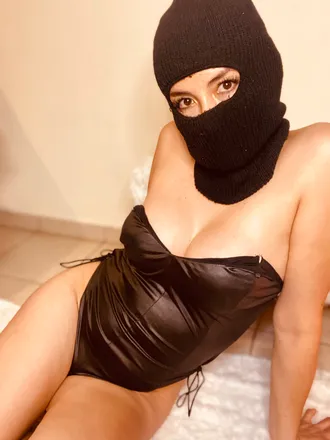 OnlyFans cuenta marishka1402 header 2