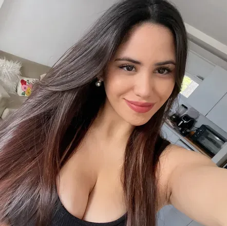 OnlyFans account  almaponce avatar 1