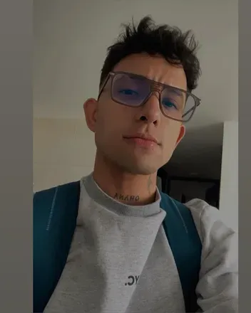 OnlyFans account  petercheck avatar 1