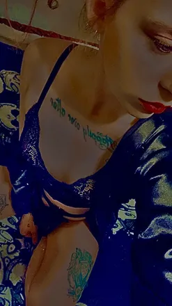 OnlyFans cuenta red032612 header 2