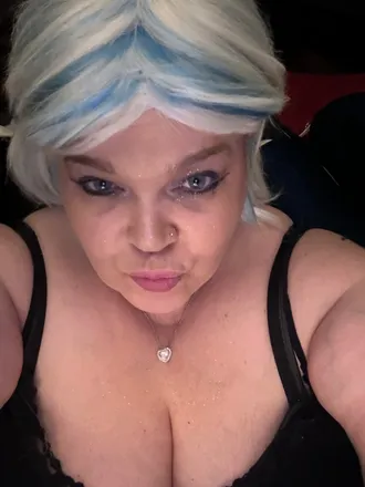 OnlyFans cuenta officalsassyskittles69 header 2