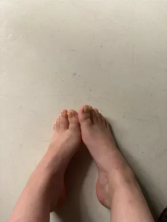 OnlyFans account  barefoot.moments avatar 1