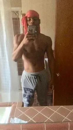 OnlyFans cuenta vibeewithju_ avatar 1