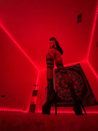 OnlyFans cuenta rav3nbaby header 2