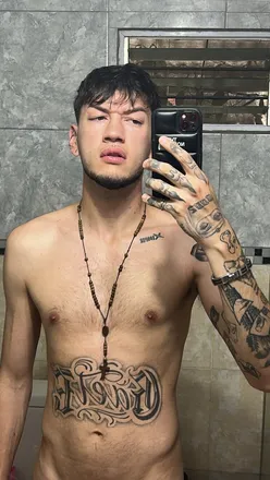 OnlyFans cuenta pochi0800 header 2
