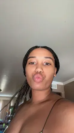 OnlyFans account  actuallygena avatar 1