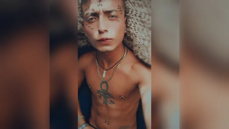 OnlyFans cuenta lucyboyfer header 2