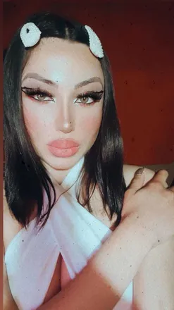 OnlyFans cuenta xxxmiaaxx header 2