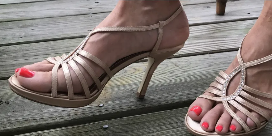 OnlyFans account  feetbythesouth header 2
