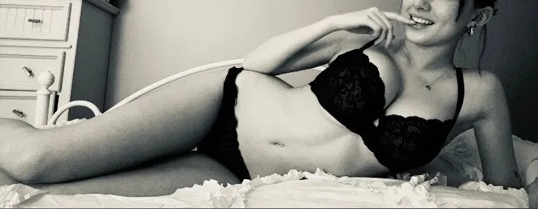 OnlyFans cuenta ivyquinette header 2