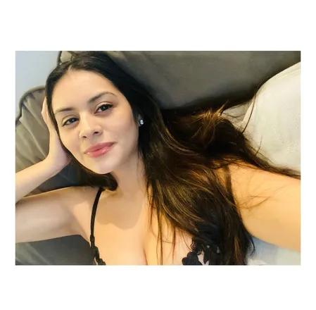 OnlyFans cuenta latinalingeriehottiee header 2