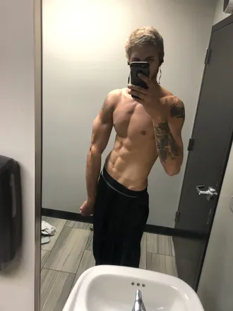 OnlyFans cuenta u82418500 header 2