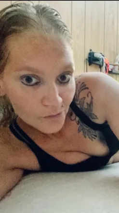 OnlyFans cuenta midwest_hottie21 header 2