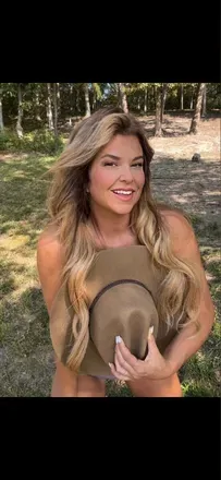 OnlyFans cuenta theonlyfarmerbriar avatar 1