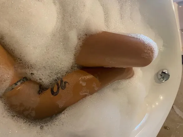 OnlyFans cuenta youremydesire header 2