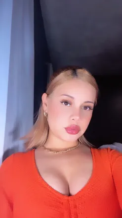 OnlyFans cuenta baddieelizabeth header 2