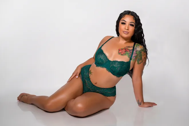 OnlyFans cuenta lilybeeex3 header 2
