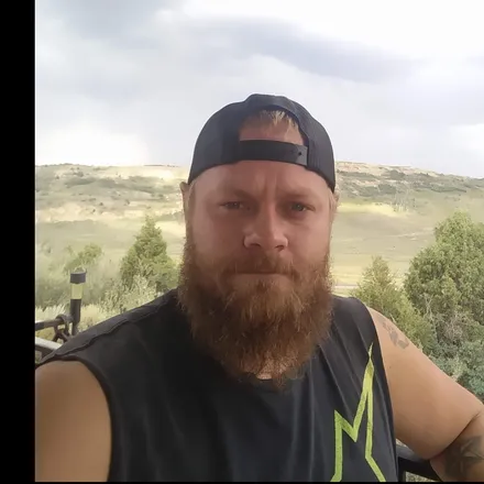 OnlyFans cuenta r3albeard3dadbod169 header 2