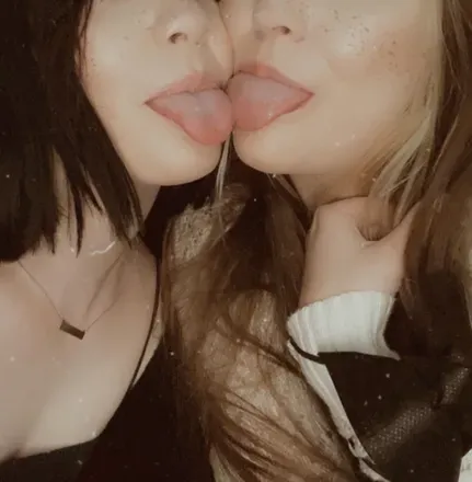 OnlyFans of cherrybombs2
