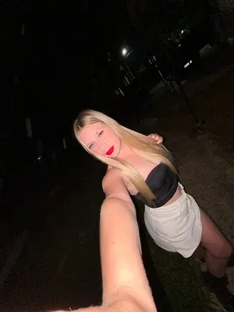 OnlyFans cuenta blondecoraline header 2