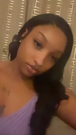 OnlyFans account  lovearies avatar 1