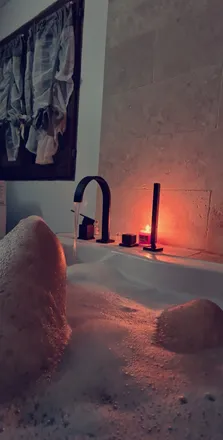OnlyFans account  anon_echiner header 2
