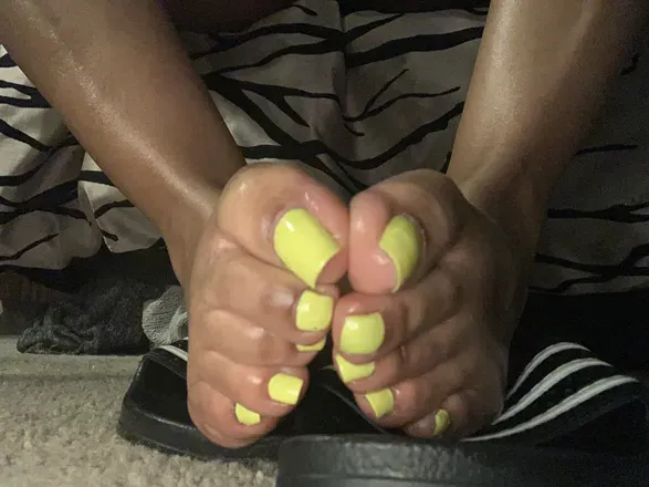 OnlyFans account  feelmyfeetbitch avatar 1