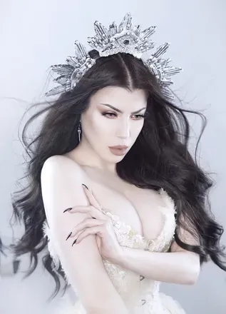 OnlyFans account  threnodyinvelvet avatar 1