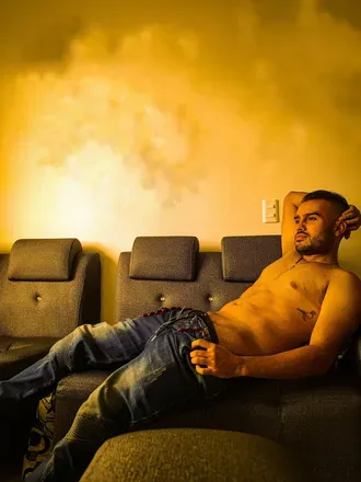 OnlyFans cuenta alexgiraldo96 header 2
