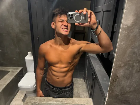 OnlyFans cuenta lucaslatinbabe header 2