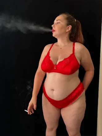 OnlyFans cuenta phoebesmokes avatar 1