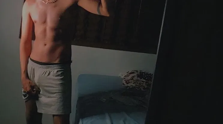 OnlyFans cuenta burnthisbook header 2
