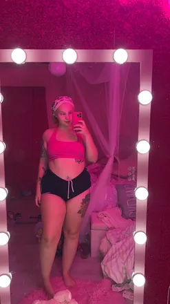 OnlyFans cuenta playboybelle header 2