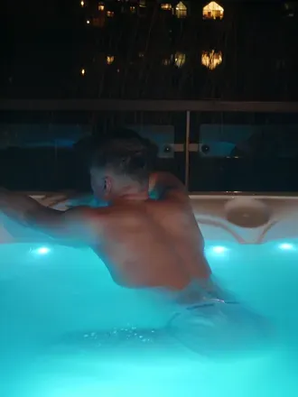 OnlyFans account  leo_gingerr header 2