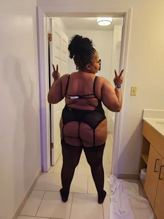 OnlyFans cuenta juicybabe28 header 2