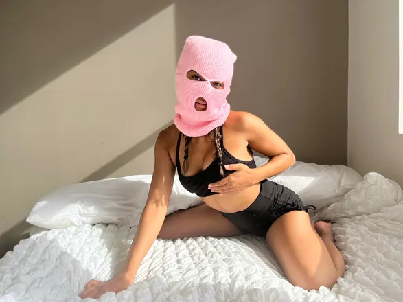 OnlyFans account  badgirlpinky header 2