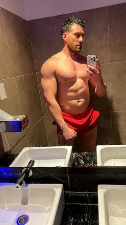 OnlyFans account  tomyfit avatar 1