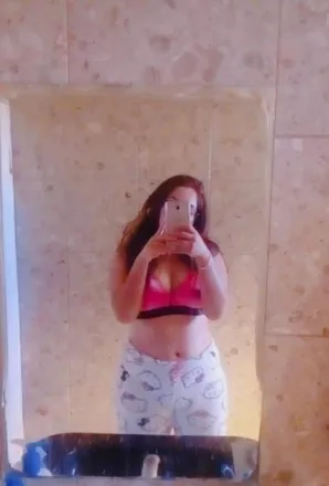 OnlyFans account  vanepellano header 2