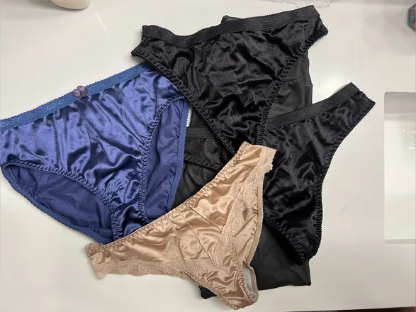 OnlyFans cuenta pantiescross header 2