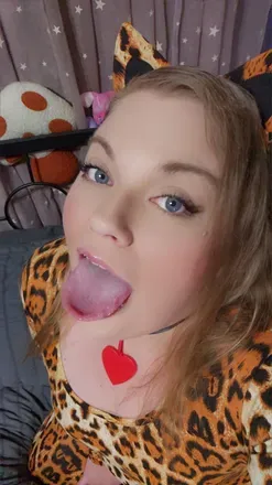 OnlyFans account  x_rae_girl avatar 1