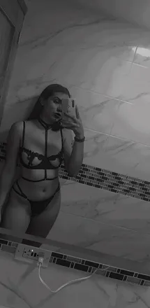 OnlyFans cuenta saravofficial header 2