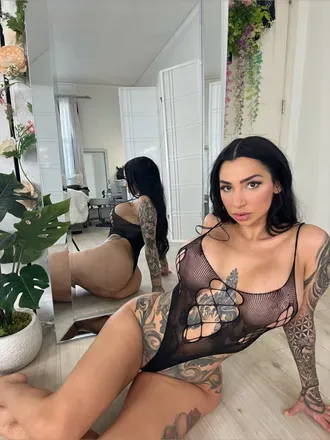 OnlyFans account  cassiecurses header 2