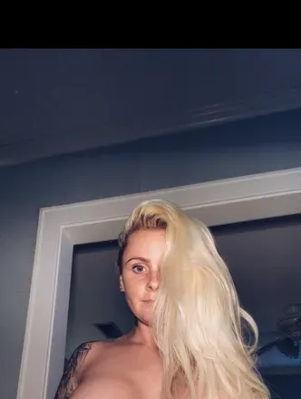 OnlyFans account  avril avatar 1